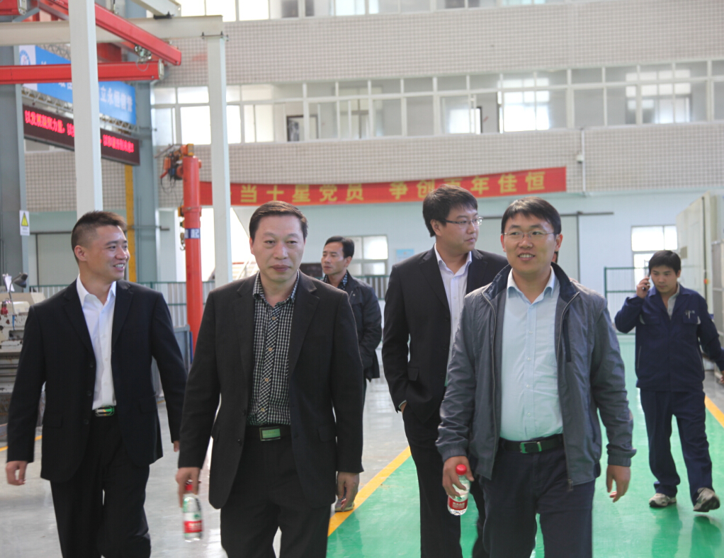 參(can)觀生産現(xian)場.jpg
